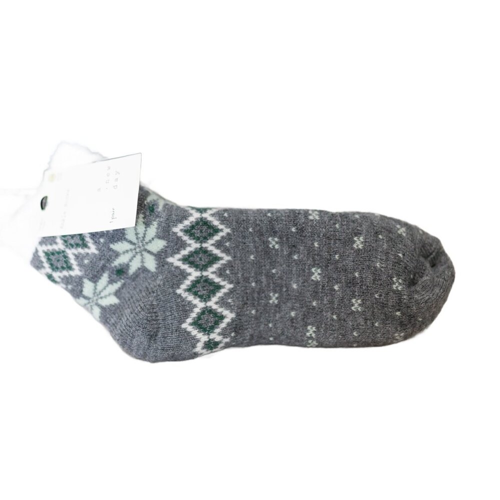 NWT A New Day Fuzzy Socks, Size 4-10
